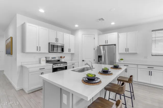 $2,850 | 11230 East Upton Avenue, Mesa, AZ 85212