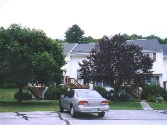 877 Mammoth Road, Unit 2 Manchester, NH 03104 - Photo 1 of 1