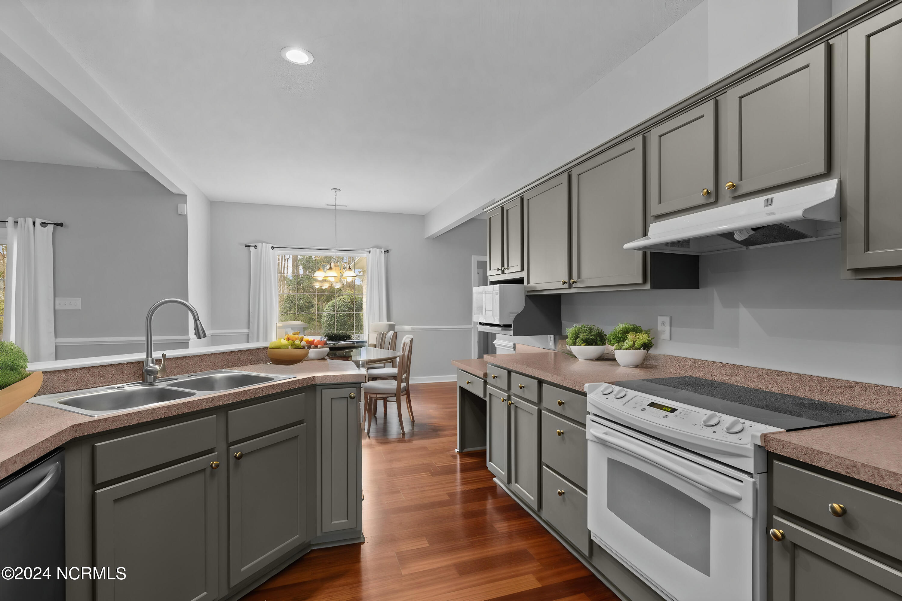 126 Neuchatel Road New Bern, NC 28562 - Photo 21 of 71 Virtual Staging AI - 23-web-or-mls-1S3A5