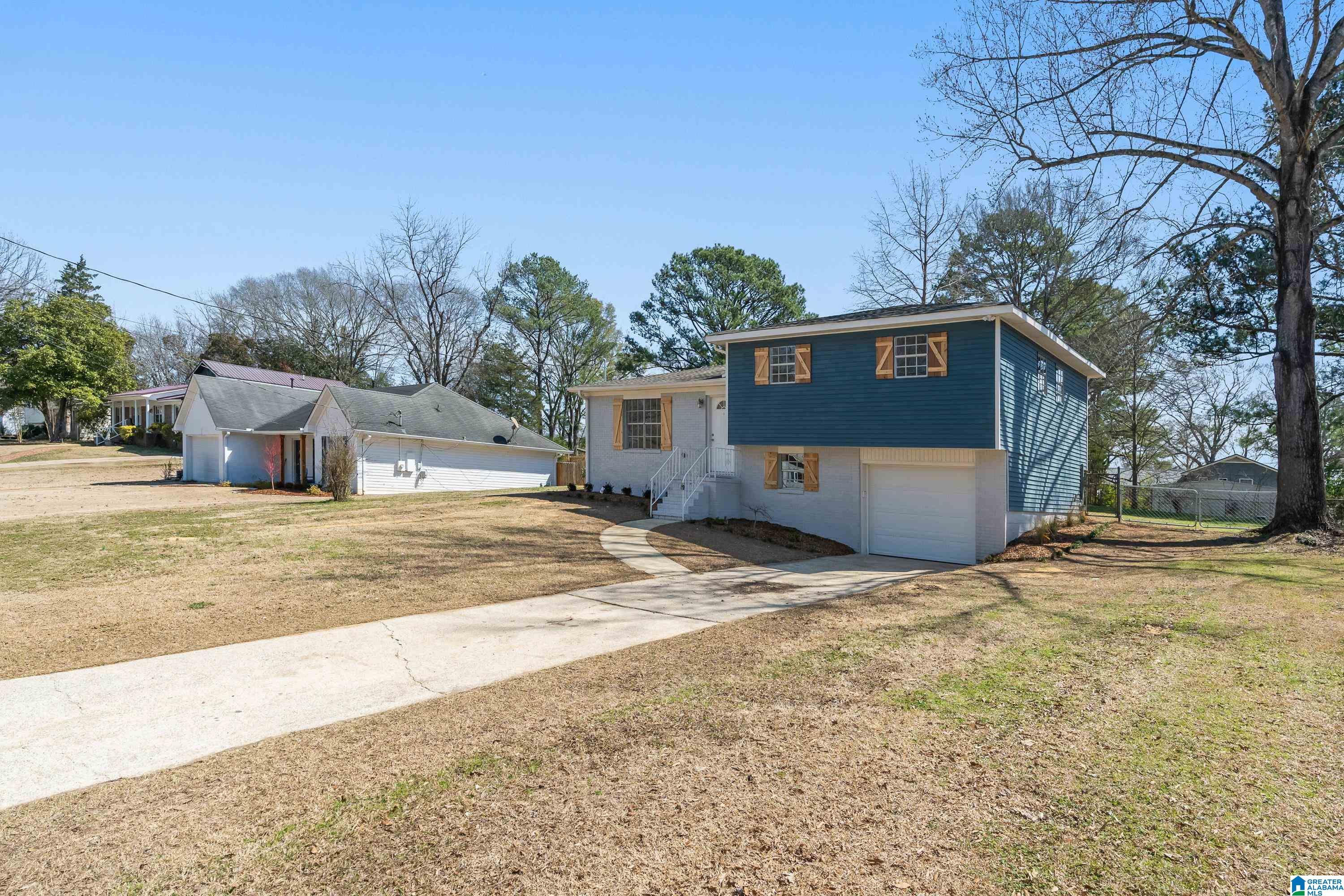 513 Overhill Drive Pelham, AL 35124 - Photo 3 of 34