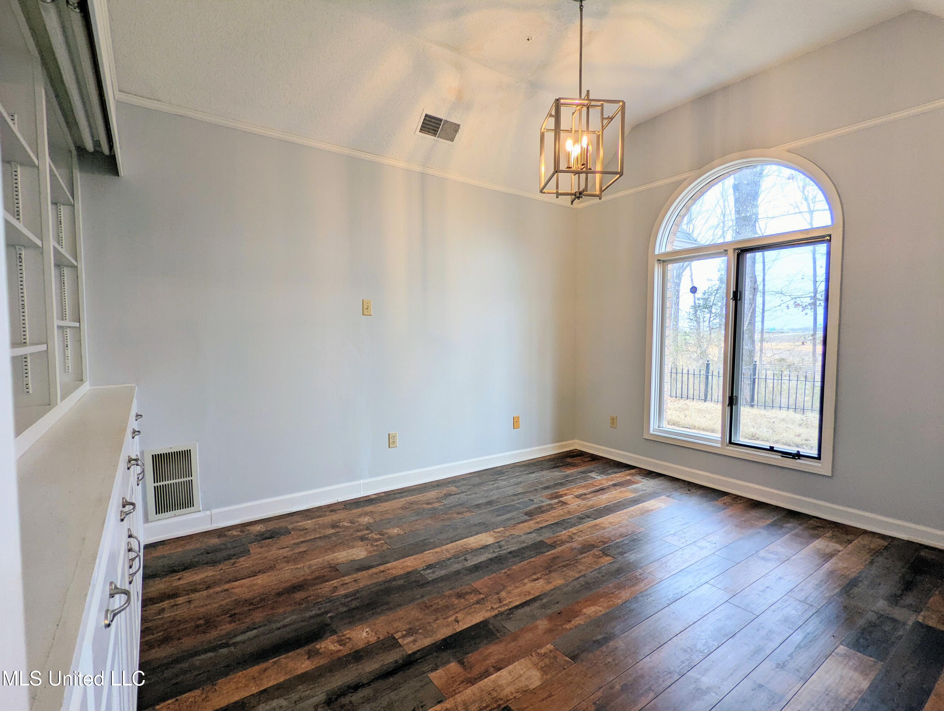 237 Highway 51 Hernando, MS 38632 - Photo 8 of 51 237 Hwy 51 S 16