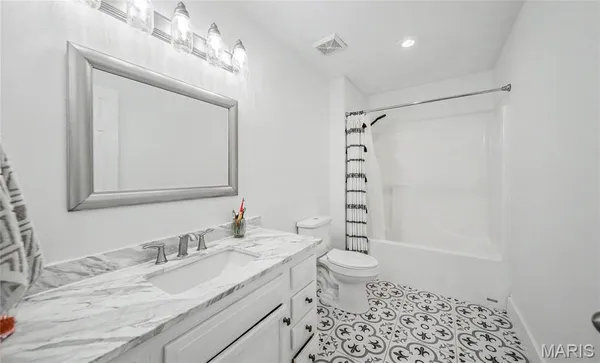 $190,000 | 148 Hickory Ridge Drive, St. Robert, MO 65584