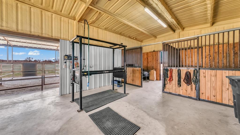 6500 Fm Road, Unit 1885 Weatherford, TX 76088 - Photo 23 of 40 a view of an outdoor space