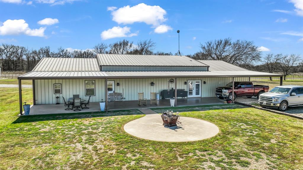 6500 Fm Road, Unit 1885 Weatherford, TX 76088 - Photo 29 of 40 a view of a house with swimming pool and furniture