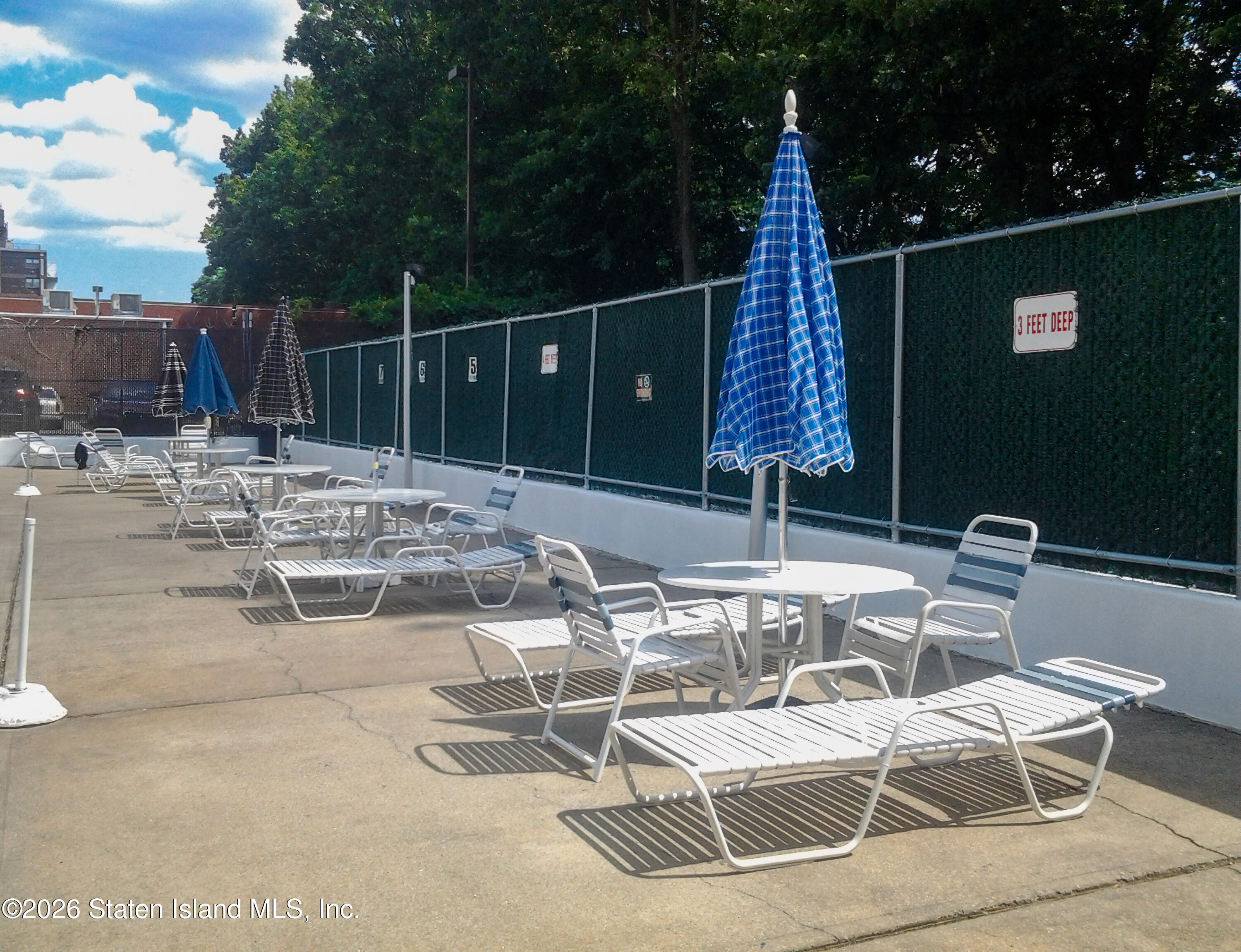1000 Clove Road, Unit 10E Staten Island, NY 10301 - Photo 12 of 21 Lounge Chairs
