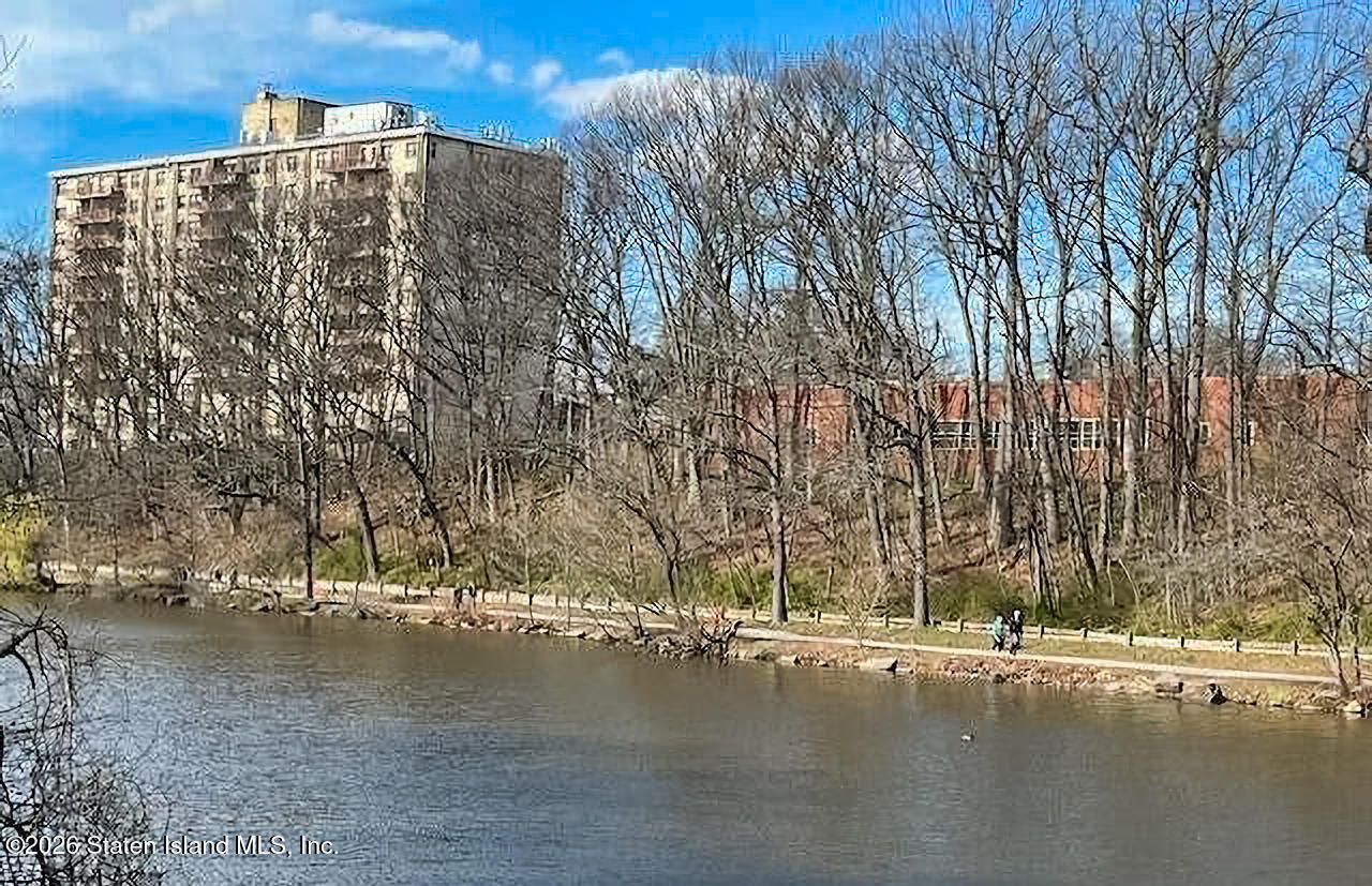 1000 Clove Road, Unit 10E Staten Island, NY 10301 - Photo 21 of 21 Distant View of the Fountains
