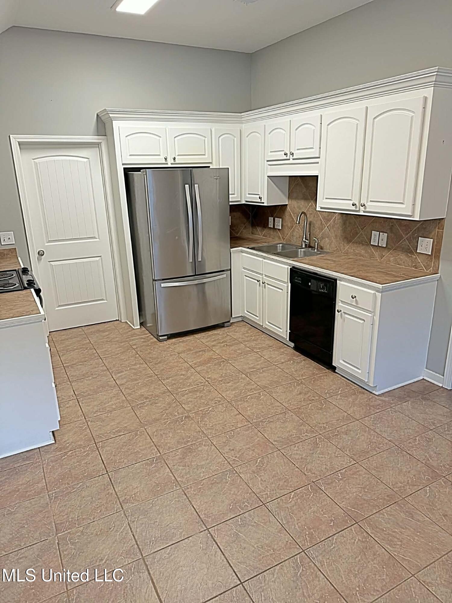 331 Azalea Court Brandon, MS 39047 - Photo 5 of 16 f772e069-dd53-4dff-8c6a-772911720704