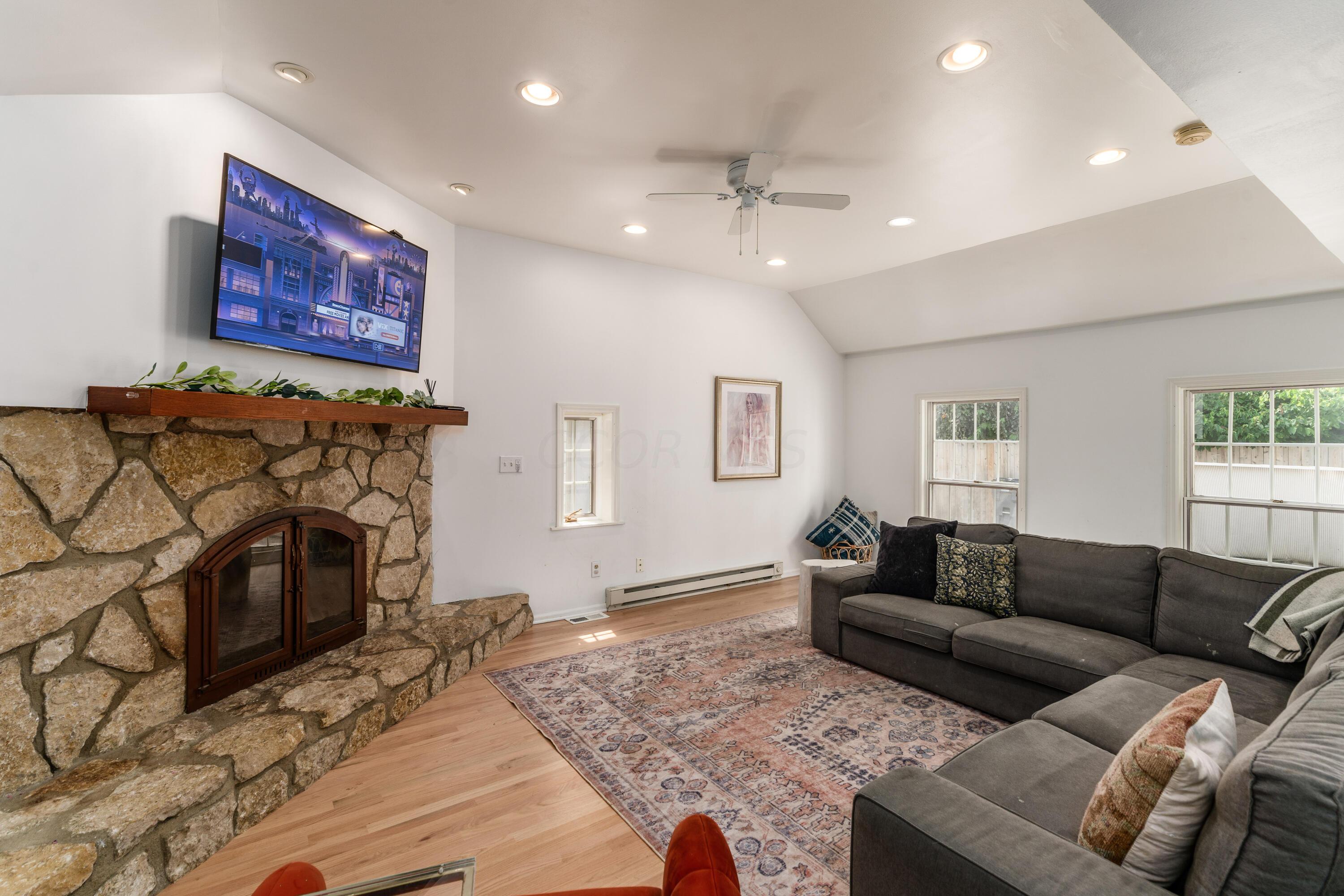 2393 Coventry Road Columbus, OH 43221 - Photo 21 of 46 013_ Rd Columbus OH 43221 USA