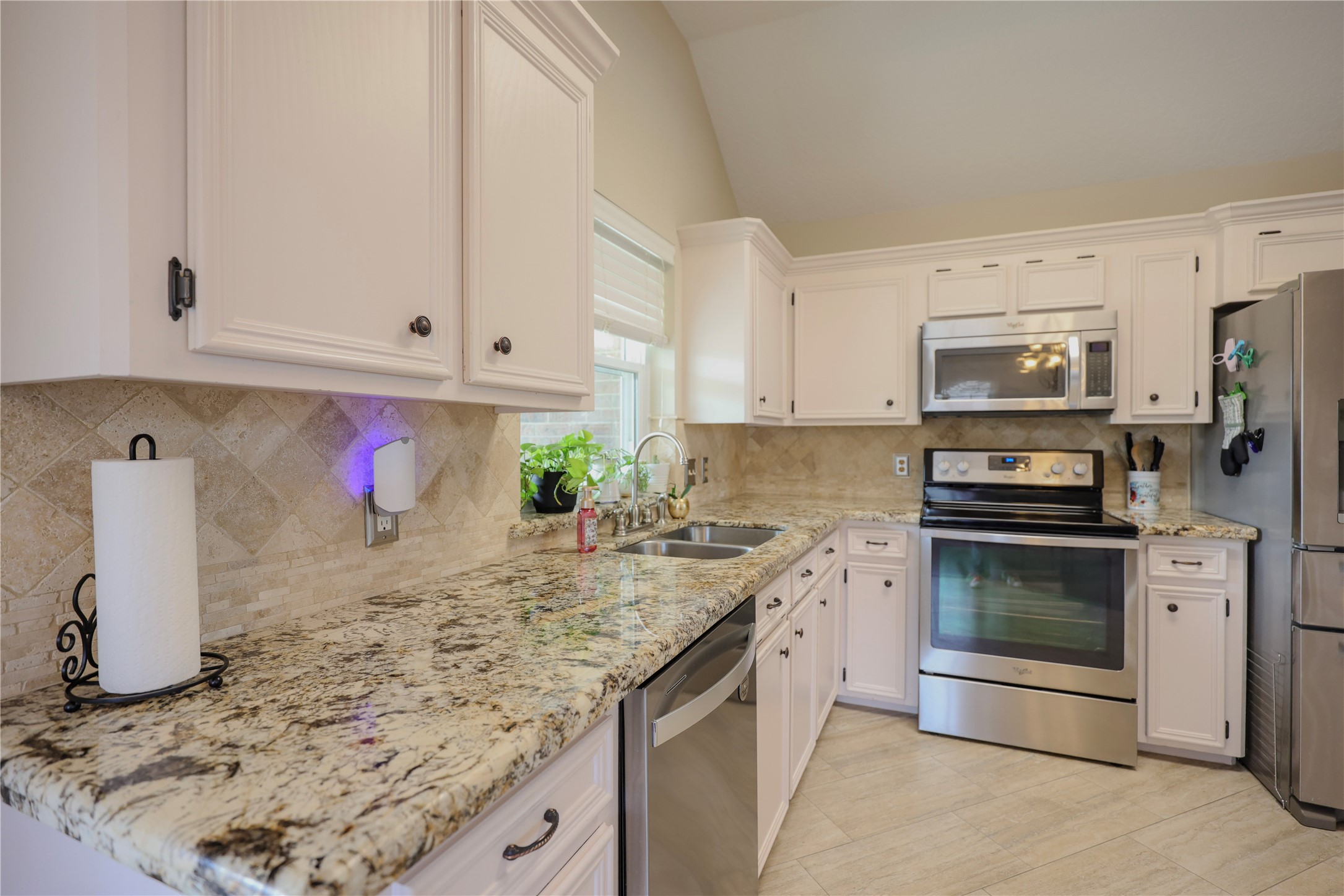 4 Lasso Court Angleton, TX 77515 - Photo 31 of 36