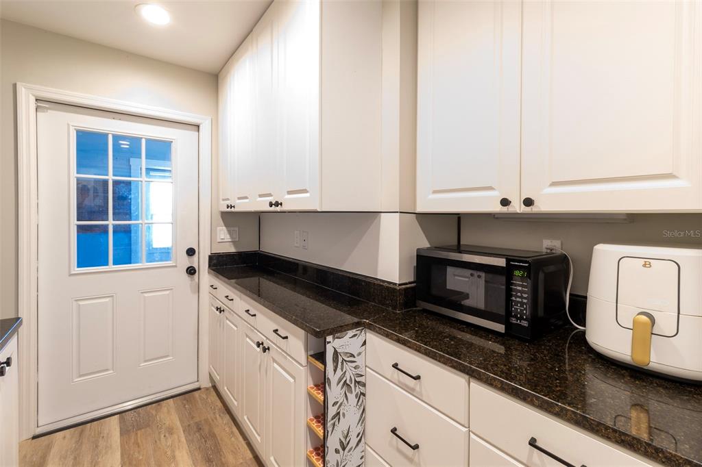 3018 19th Place Southwest Largo, FL 33774 - Photo 11 of 31