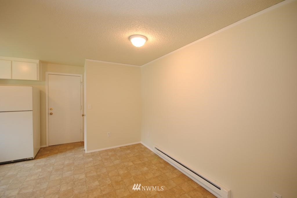 14517 Southeast 198th Street Renton, WA 98058 - Photo 4 of 10 Gallery Image 4