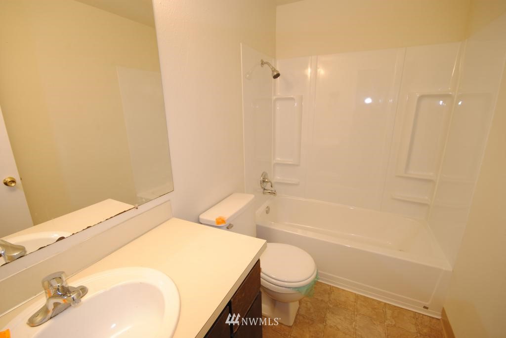 14517 Southeast 198th Street Renton, WA 98058 - Photo 6 of 10 Gallery Image 6