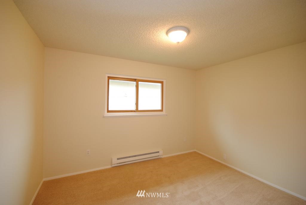 14517 Southeast 198th Street Renton, WA 98058 - Photo 7 of 10 Gallery Image 7