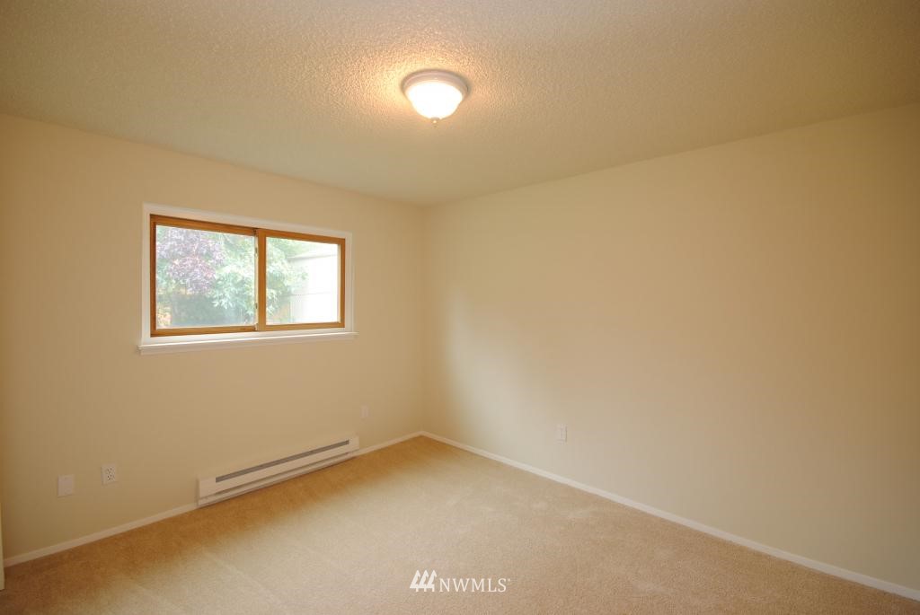 14517 Southeast 198th Street Renton, WA 98058 - Photo 8 of 10 Gallery Image 8
