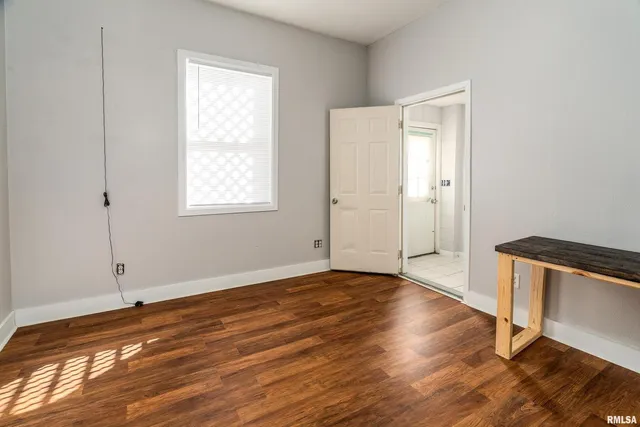 $215,000 | 609 South Poplar Street, Carbondale, IL 62901