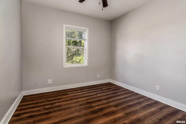 $215,000 | 609 South Poplar Street, Carbondale, IL 62901