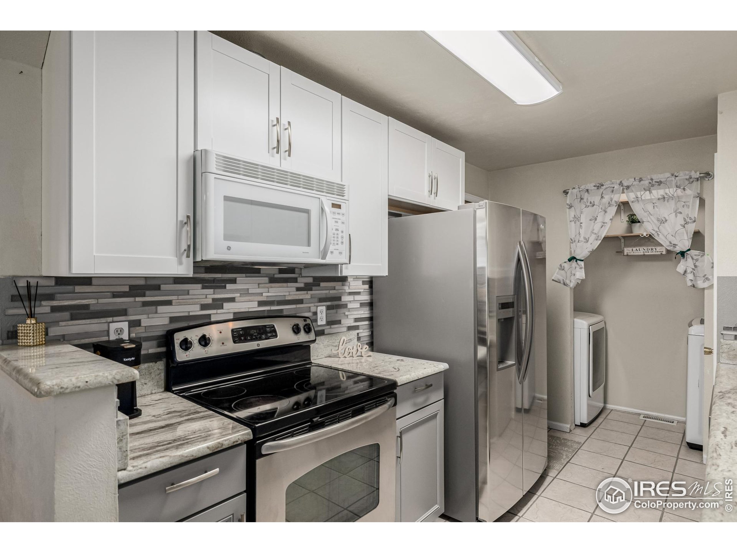 7624 Gray Way Arvada, CO 80003 - Photo 16 of 39