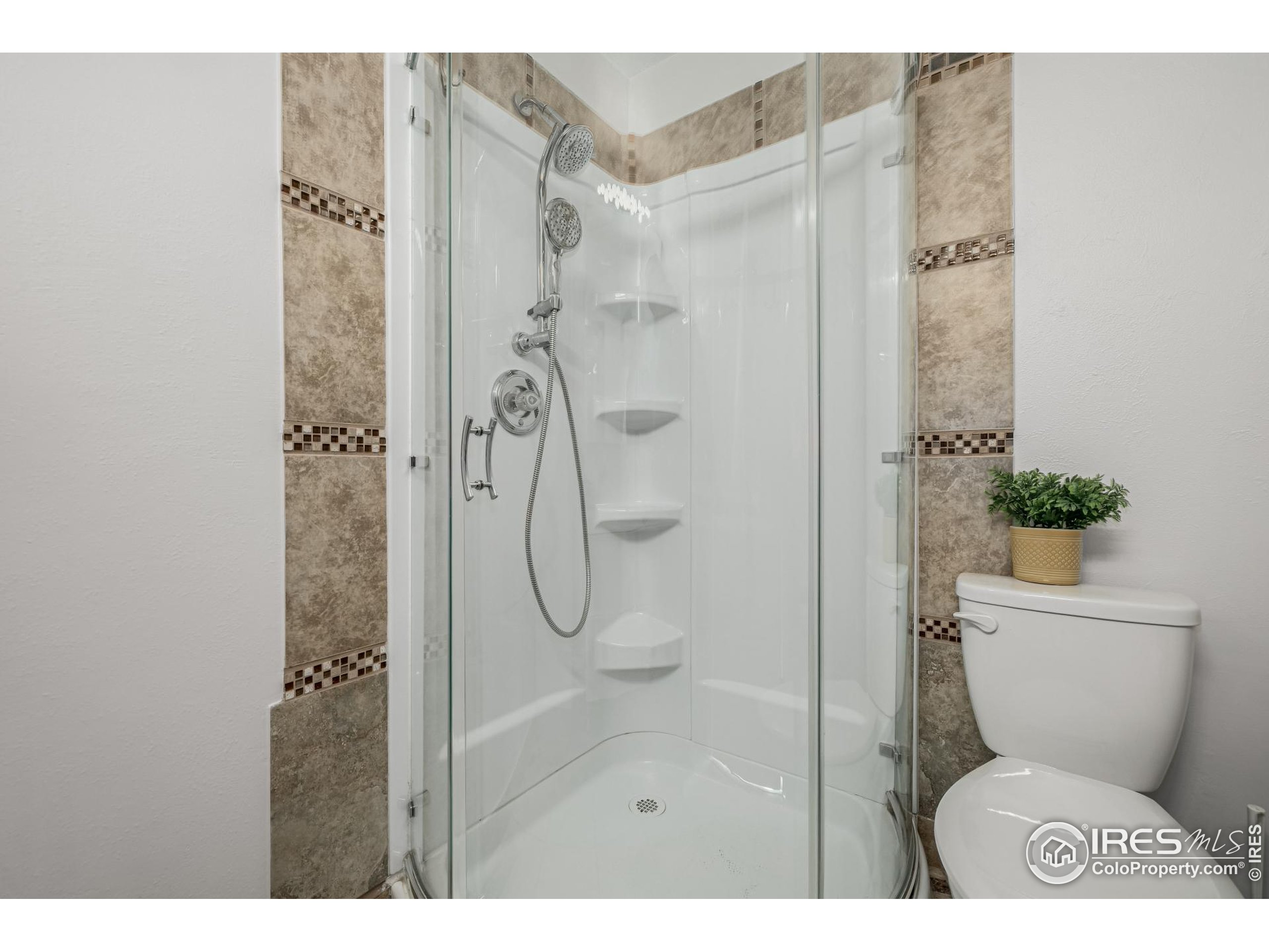 7624 Gray Way Arvada, CO 80003 - Photo 21 of 39