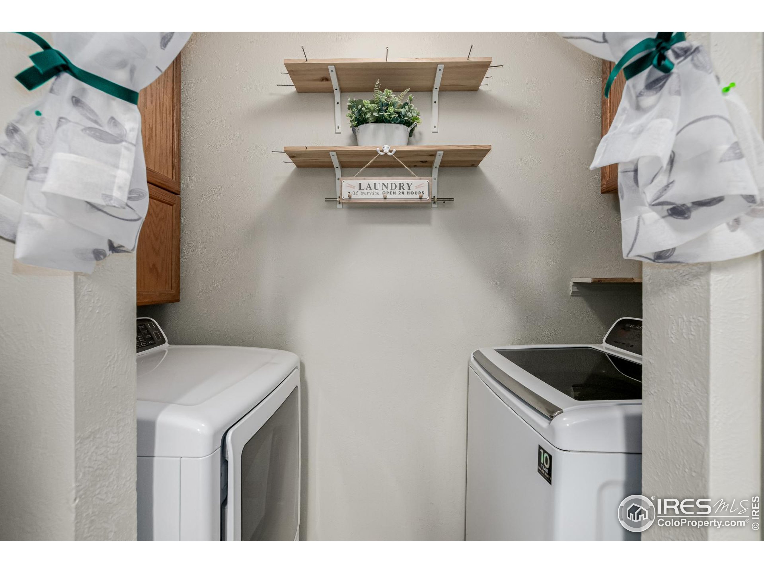 7624 Gray Way Arvada, CO 80003 - Photo 27 of 39