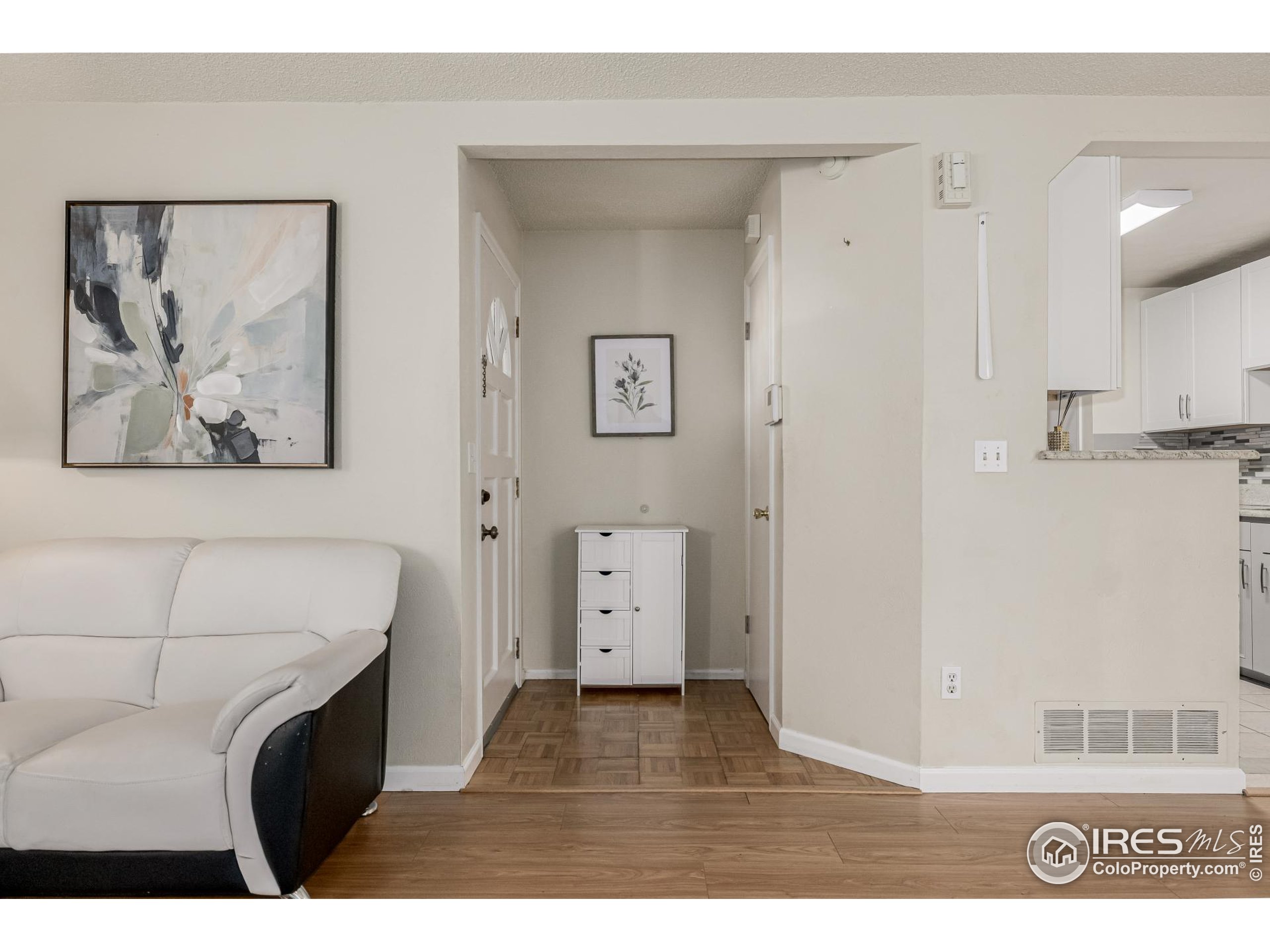 7624 Gray Way Arvada, CO 80003 - Photo 5 of 39