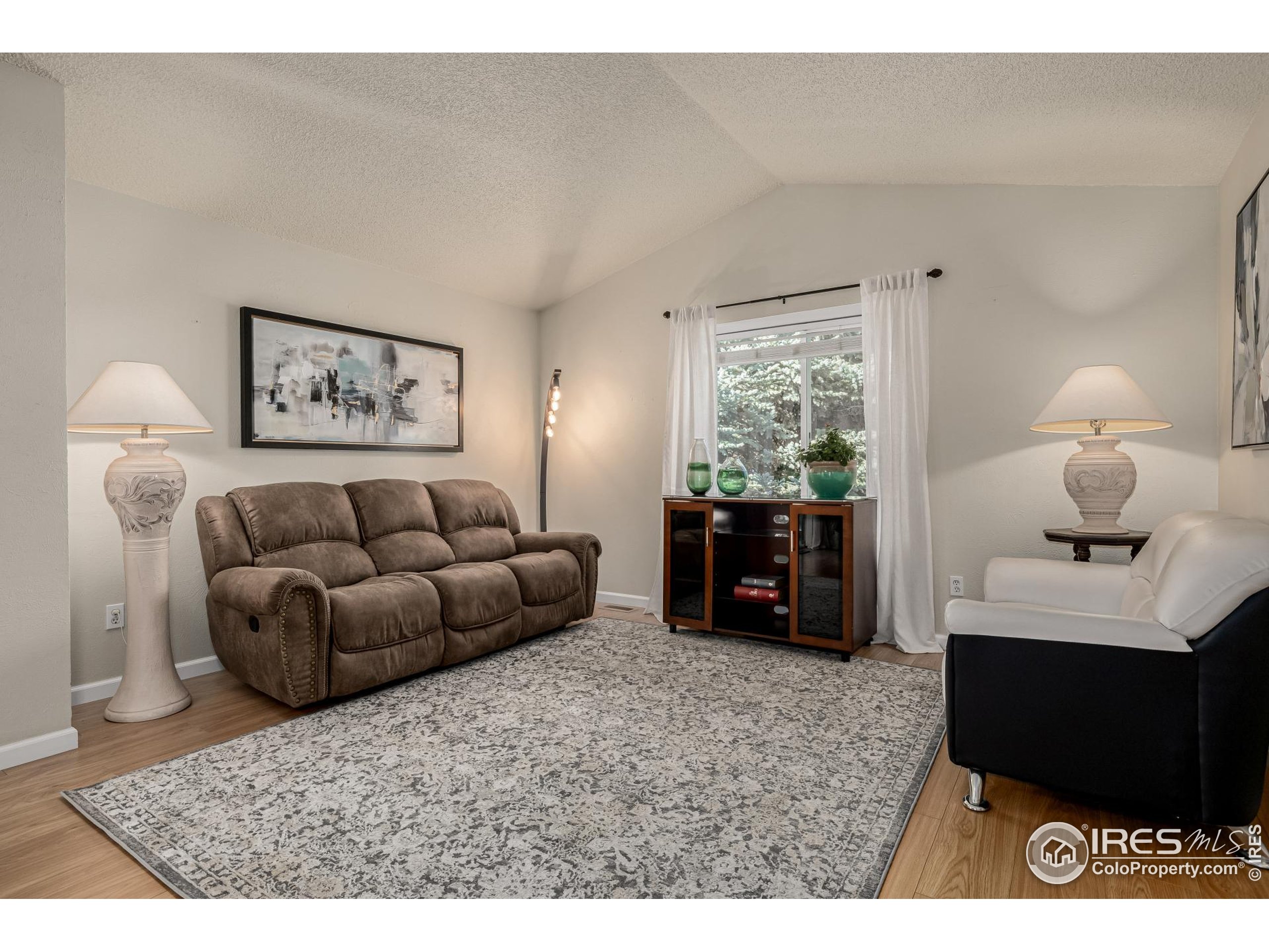 7624 Gray Way Arvada, CO 80003 - Photo 8 of 39