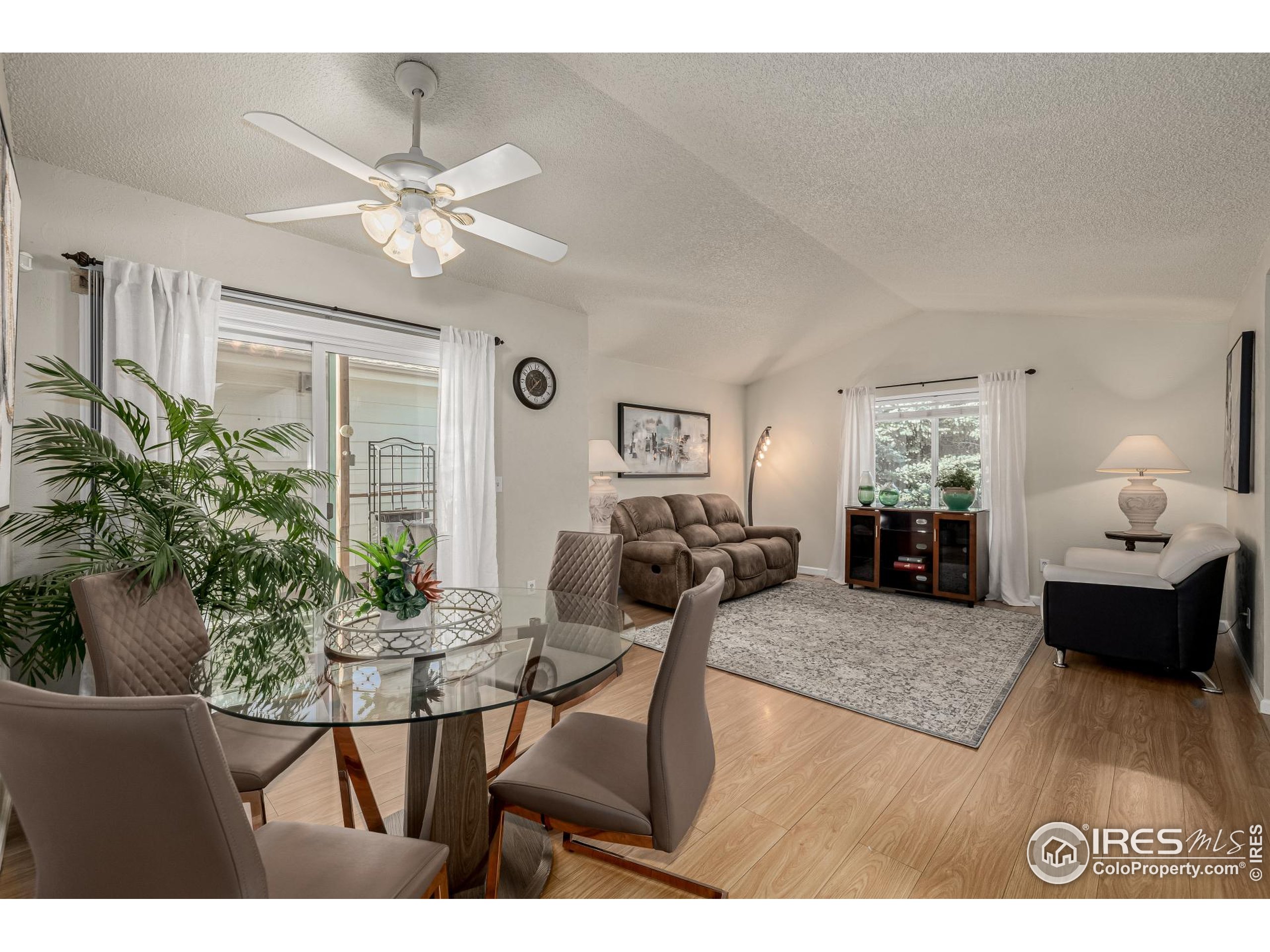 7624 Gray Way Arvada, CO 80003 - Photo 10 of 39