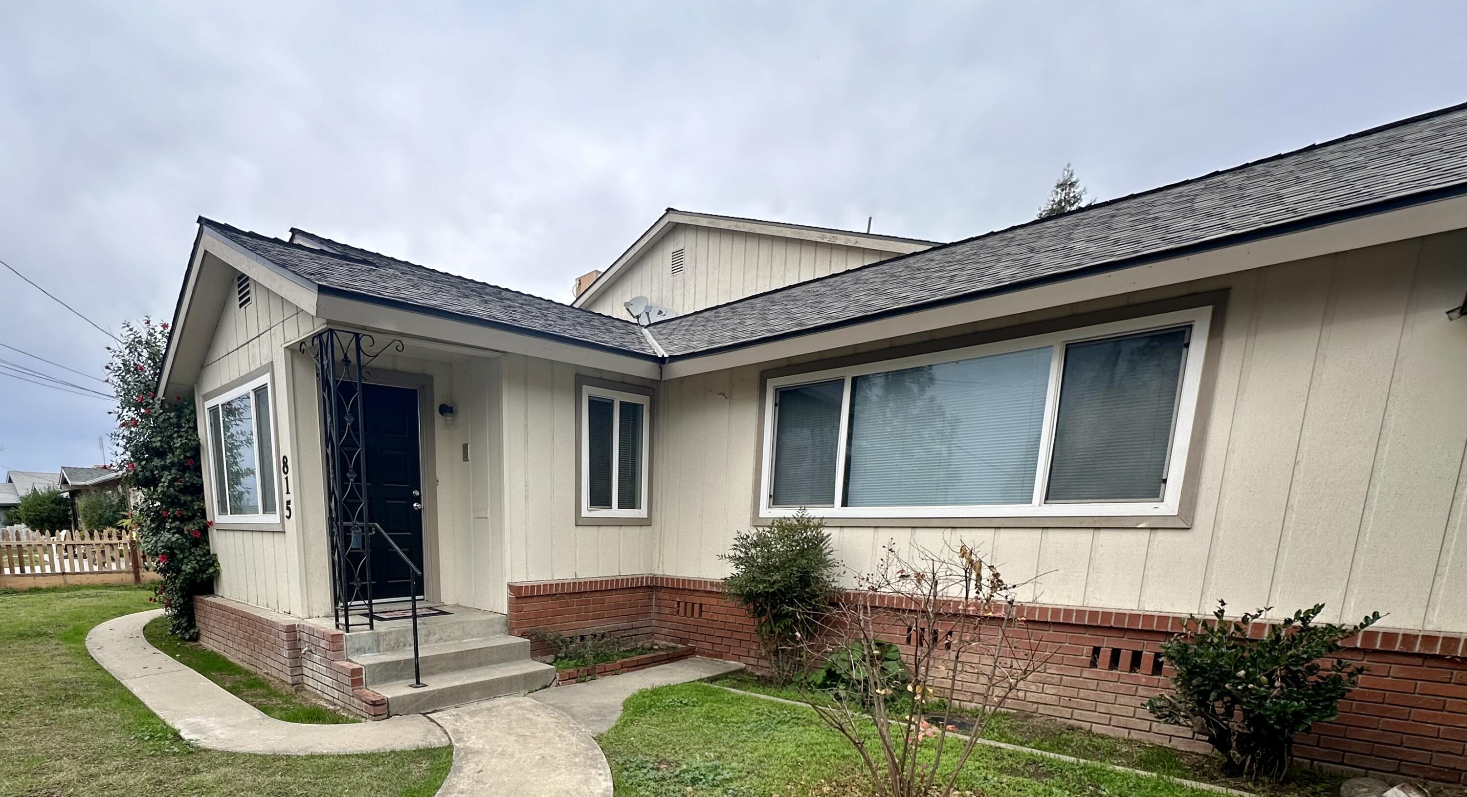 815 West Maple Street Exeter, CA 93221 - Photo 3 of 47 IMG_5014