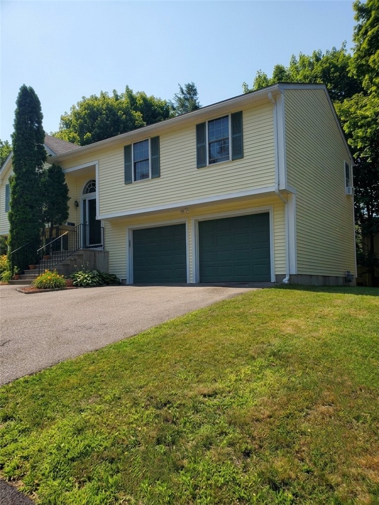 91 Oregon Avenue Woonsocket, RI 02895 - Photo 2 of 26 Gallery Image 2