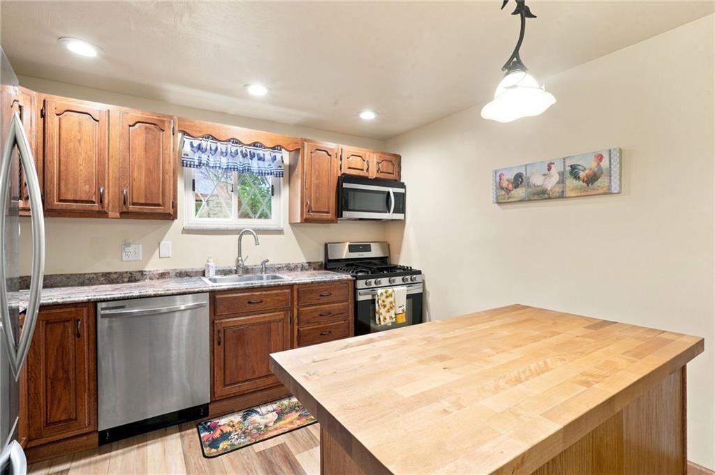 402 Hochberg Road Monroeville, PA 15146 - Photo 9 of 36 Gallery Image 9