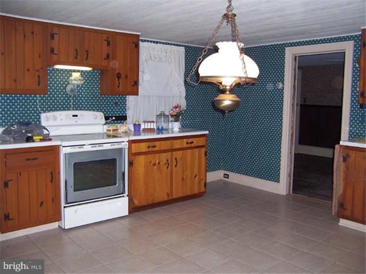 1431 Valley View Road Pottstown, PA 19465 - Photo 2 of 10