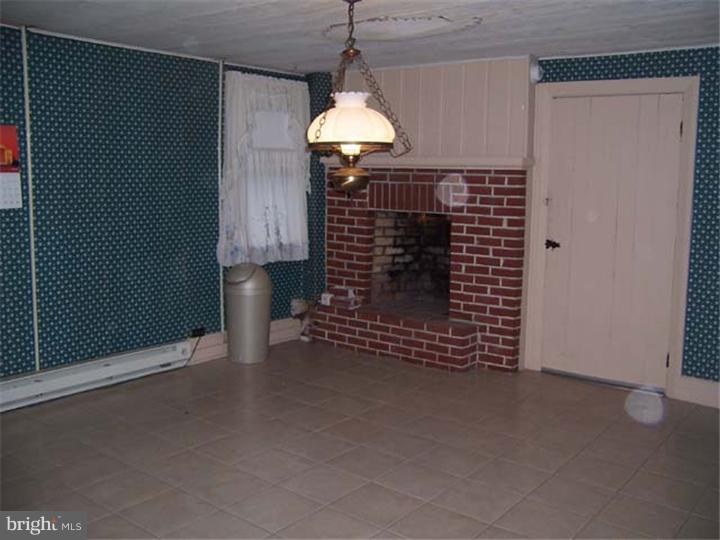 1431 Valley View Road Pottstown, PA 19465 - Photo 3 of 10