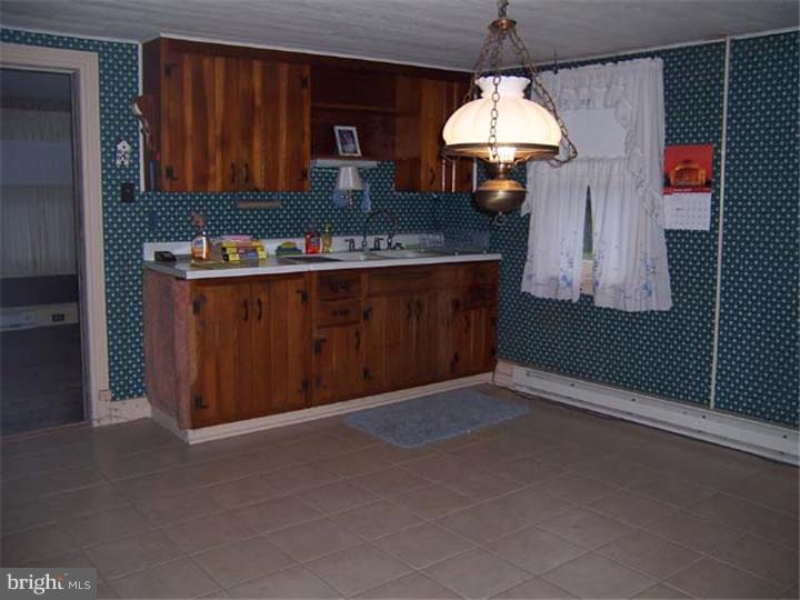 1431 Valley View Road Pottstown, PA 19465 - Photo 4 of 10