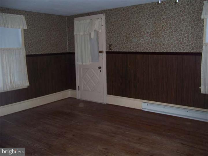 1431 Valley View Road Pottstown, PA 19465 - Photo 6 of 10