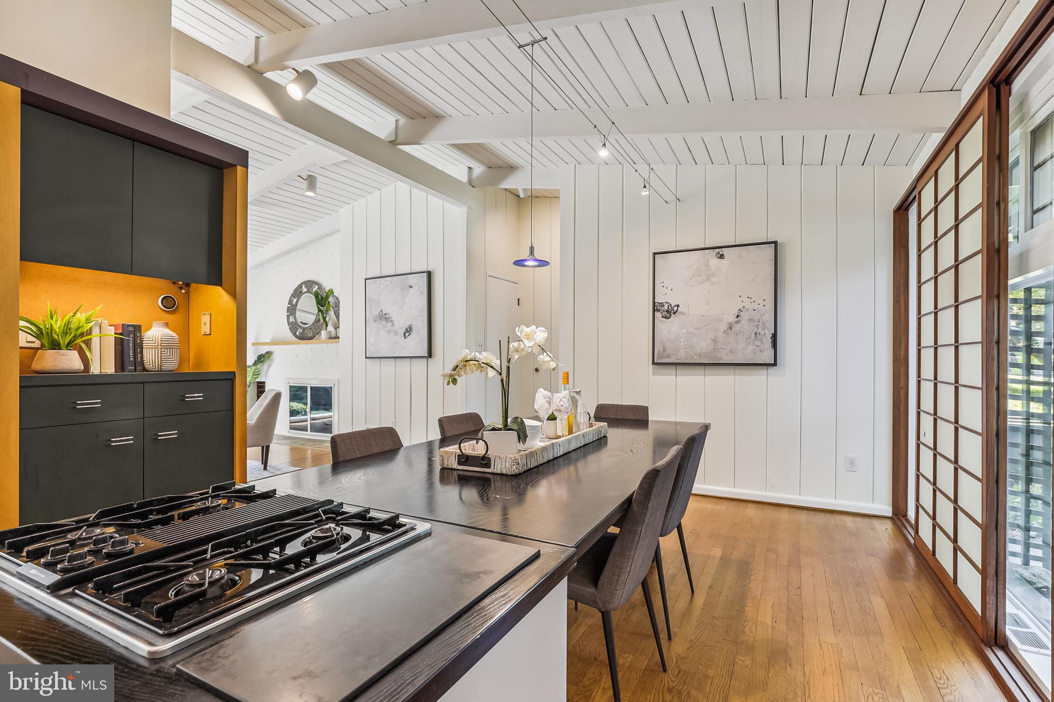 2202 Richland Place Silver Spring, MD 20910 - Photo 13 of 53 Kitchen /Dining Area