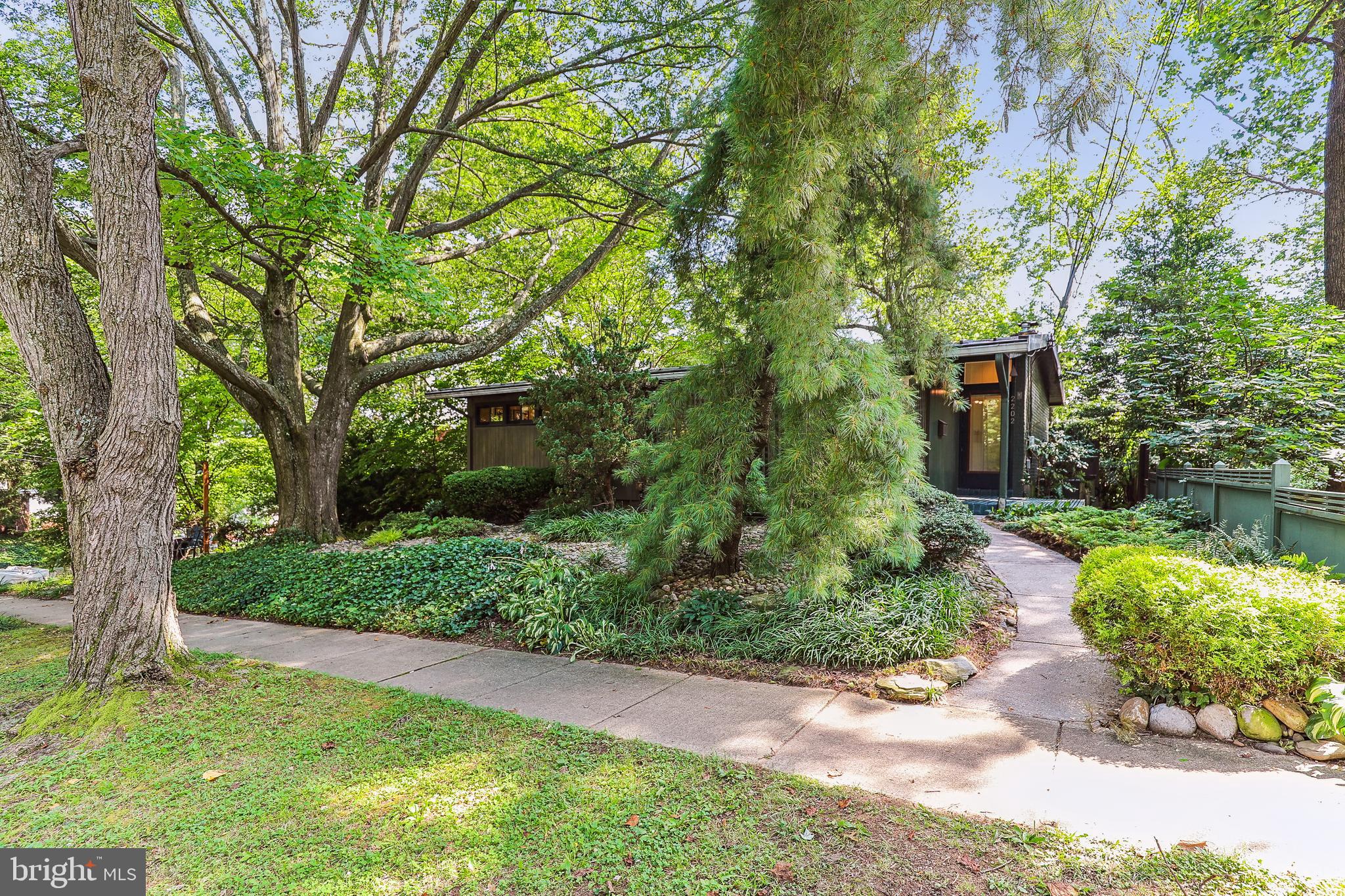 2202 Richland Place Silver Spring, MD 20910 - Photo 2 of 53 Exterior Front