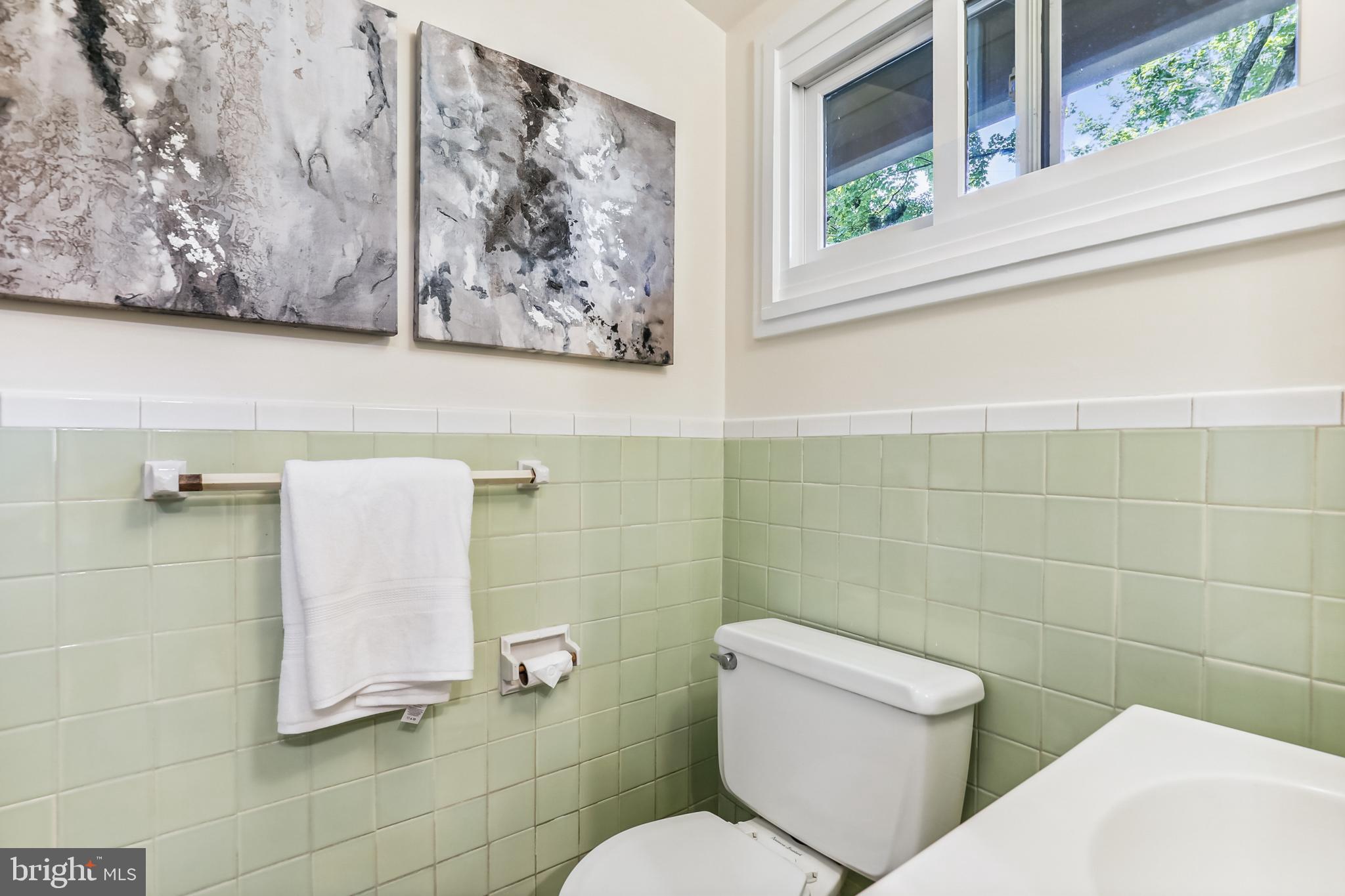 2202 Richland Place Silver Spring, MD 20910 - Photo 24 of 53 Primary Bath