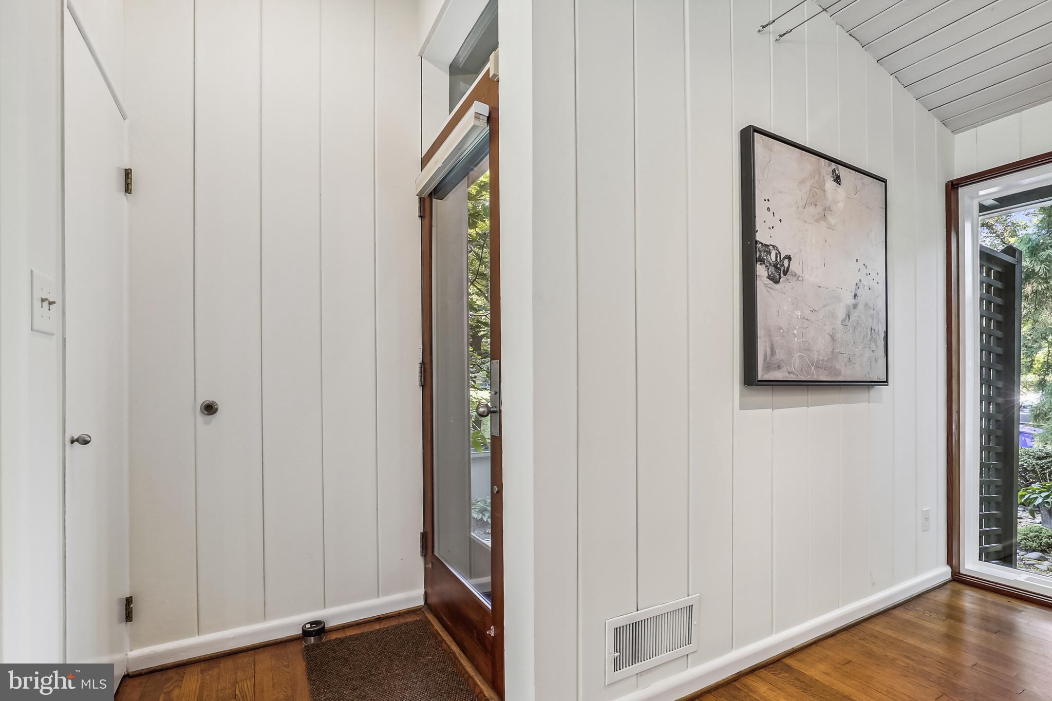 2202 Richland Place Silver Spring, MD 20910 - Photo 6 of 53 Foyer