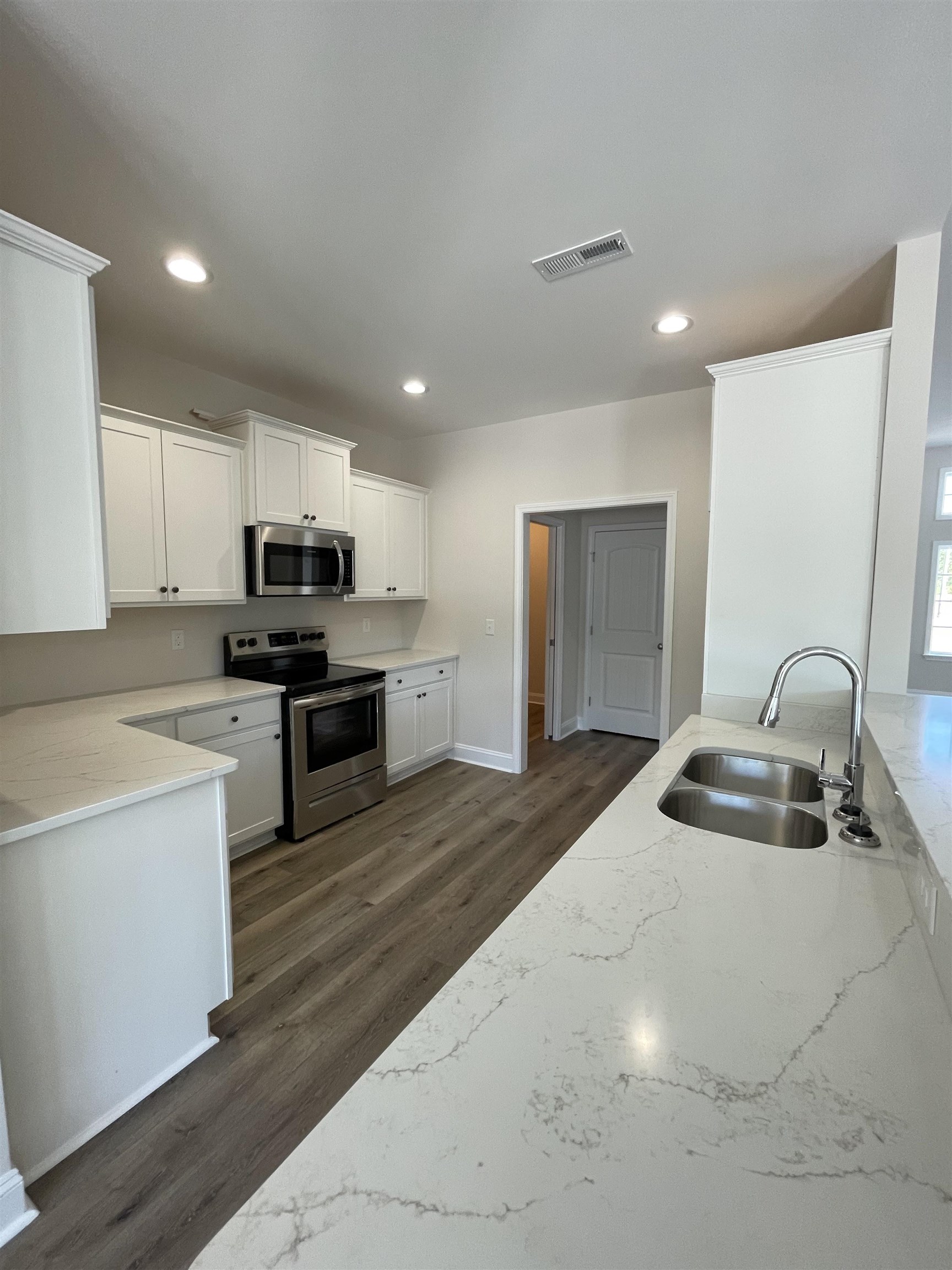 4195 Double Dee Road Aynor, SC 29511 - Photo 8 of 20