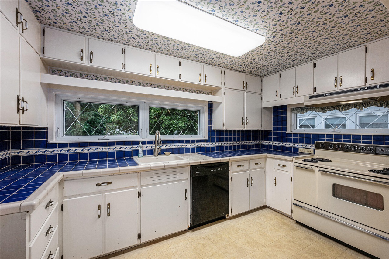 380 Centreville Road Constantine, MI 49042 - Photo 8 of 39
