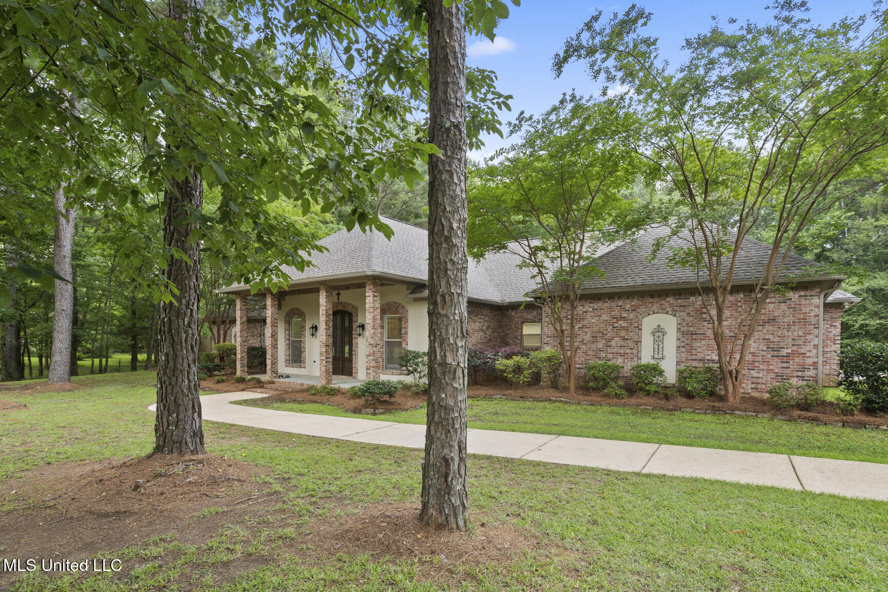 191 North Brandon Boulevard Brandon, MS 39042 - Photo 1 of 62 191 N Brandon Blvd-3