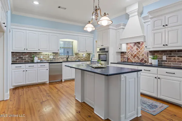 $669,000 | 191 North Brandon Boulevard, Brandon, MS 39042