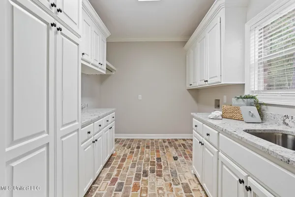 $669,000 | 191 North Brandon Boulevard, Brandon, MS 39042