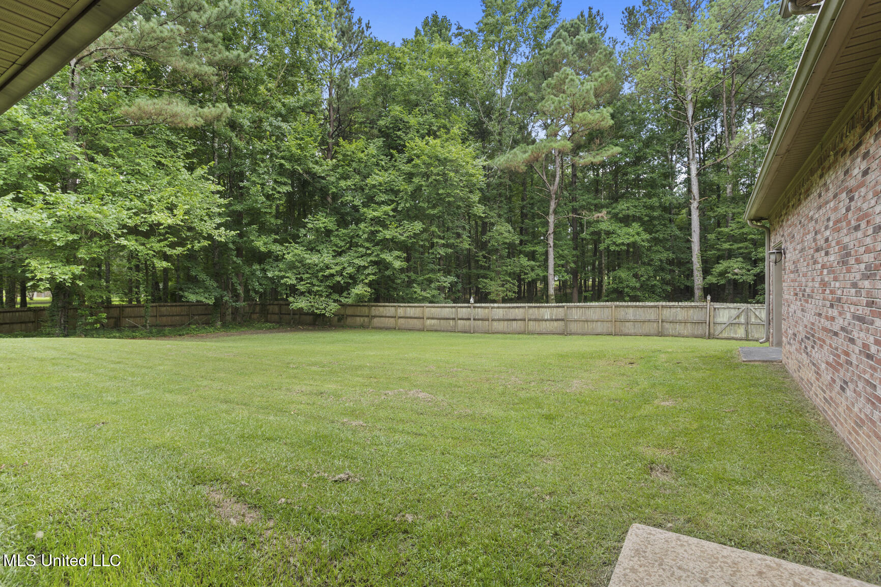 191 North Brandon Boulevard Brandon, MS 39042 - Photo 48 of 62 Large fenced backyard