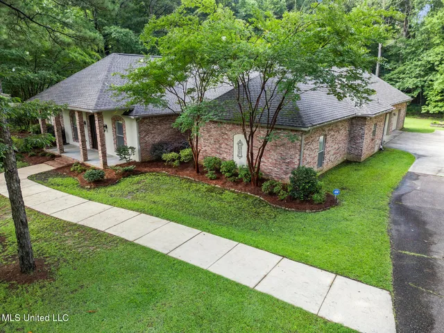 $698,500 | 191 North Brandon Boulevard, Brandon, MS 39042