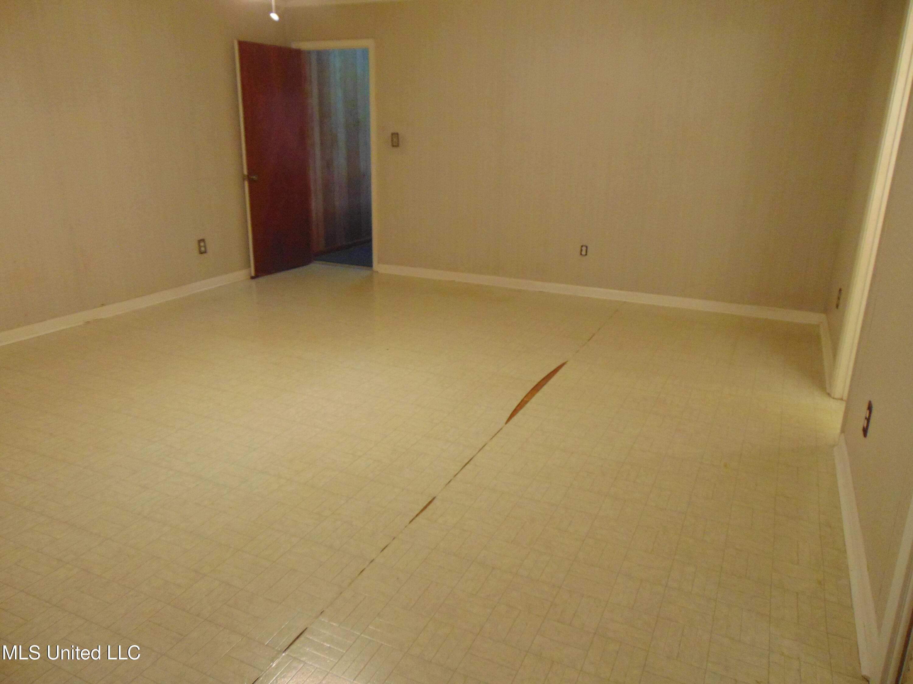 1423 Mallalieu Drive Brookhaven, MS 39601 - Photo 11 of 45 DSC05614