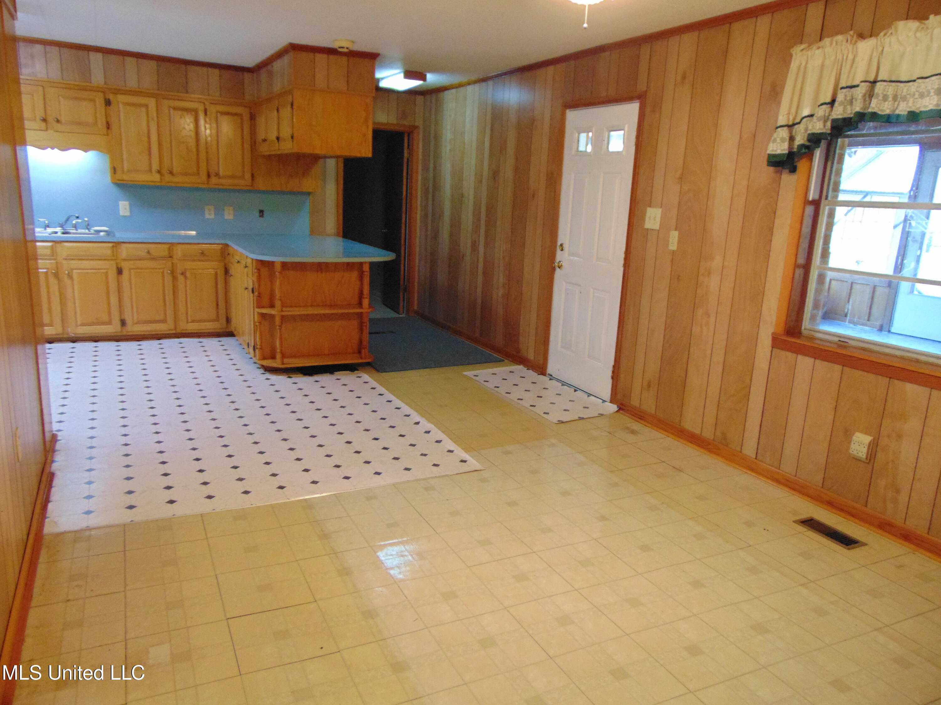 1423 Mallalieu Drive Brookhaven, MS 39601 - Photo 31 of 45 DSC05632