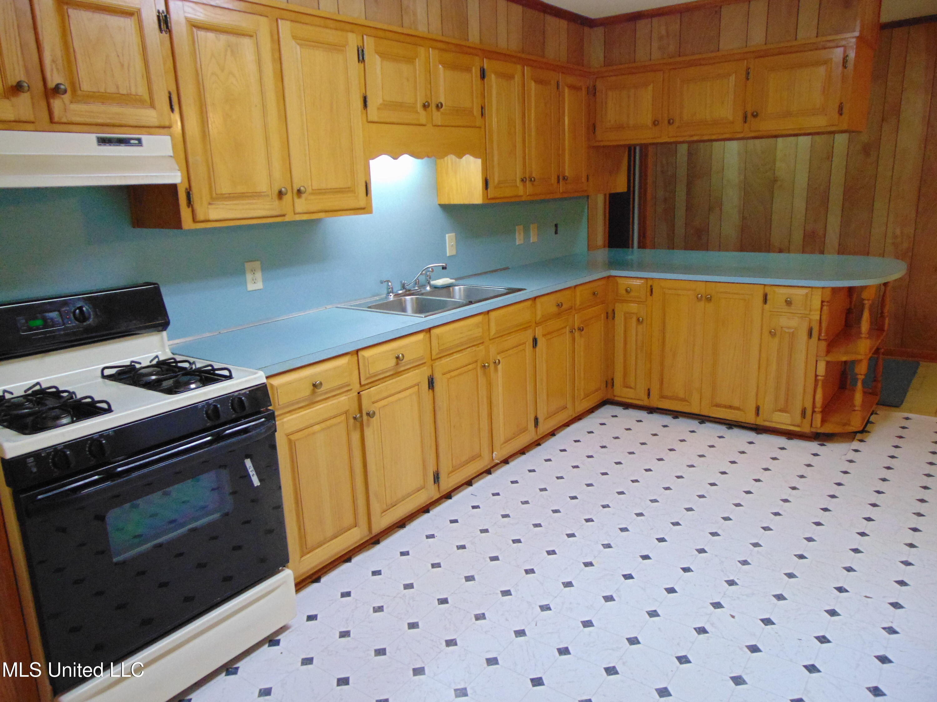 1423 Mallalieu Drive Brookhaven, MS 39601 - Photo 7 of 45 DSC05636