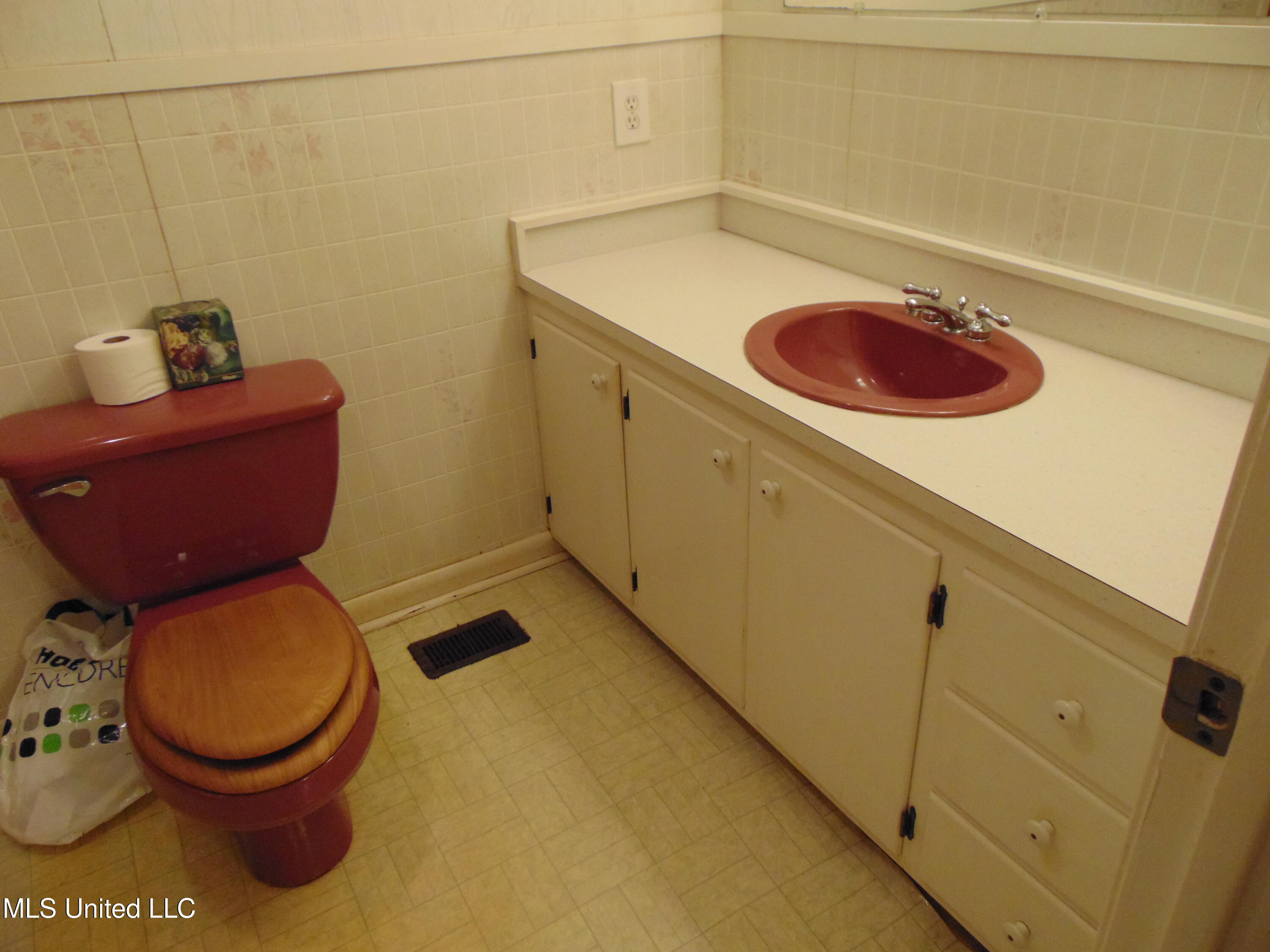 1423 Mallalieu Drive Brookhaven, MS 39601 - Photo 9 of 45 DSC05611