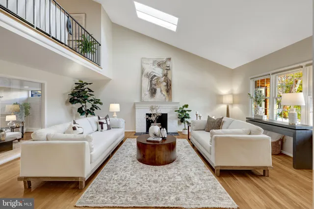 $1,375,000 | 9200 Coronado Terrace, Fairfax, VA 22031