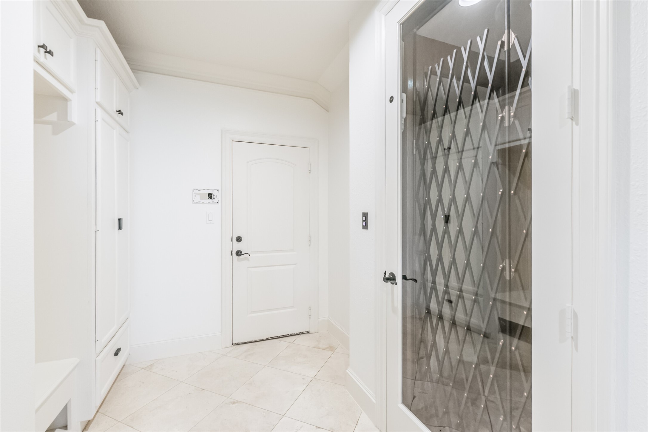 407 West Bell Street Houston, TX 77019 - Photo 15 of 49 a view of a bathroom